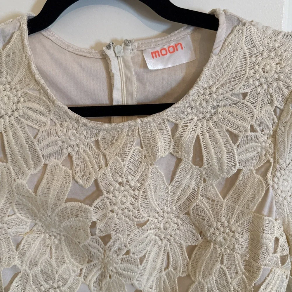 White Floral Lace Mini Dress Moon Size Medium Boho Cottage Core - Picture 2 of 7